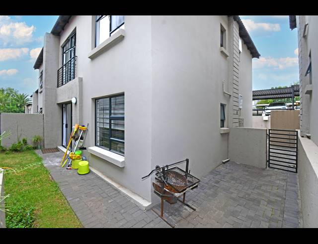 2 BEDROOM TOWNHOUSE FOR SALE IN FERNDALE